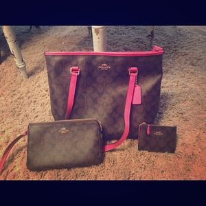 Brown and pink coach set